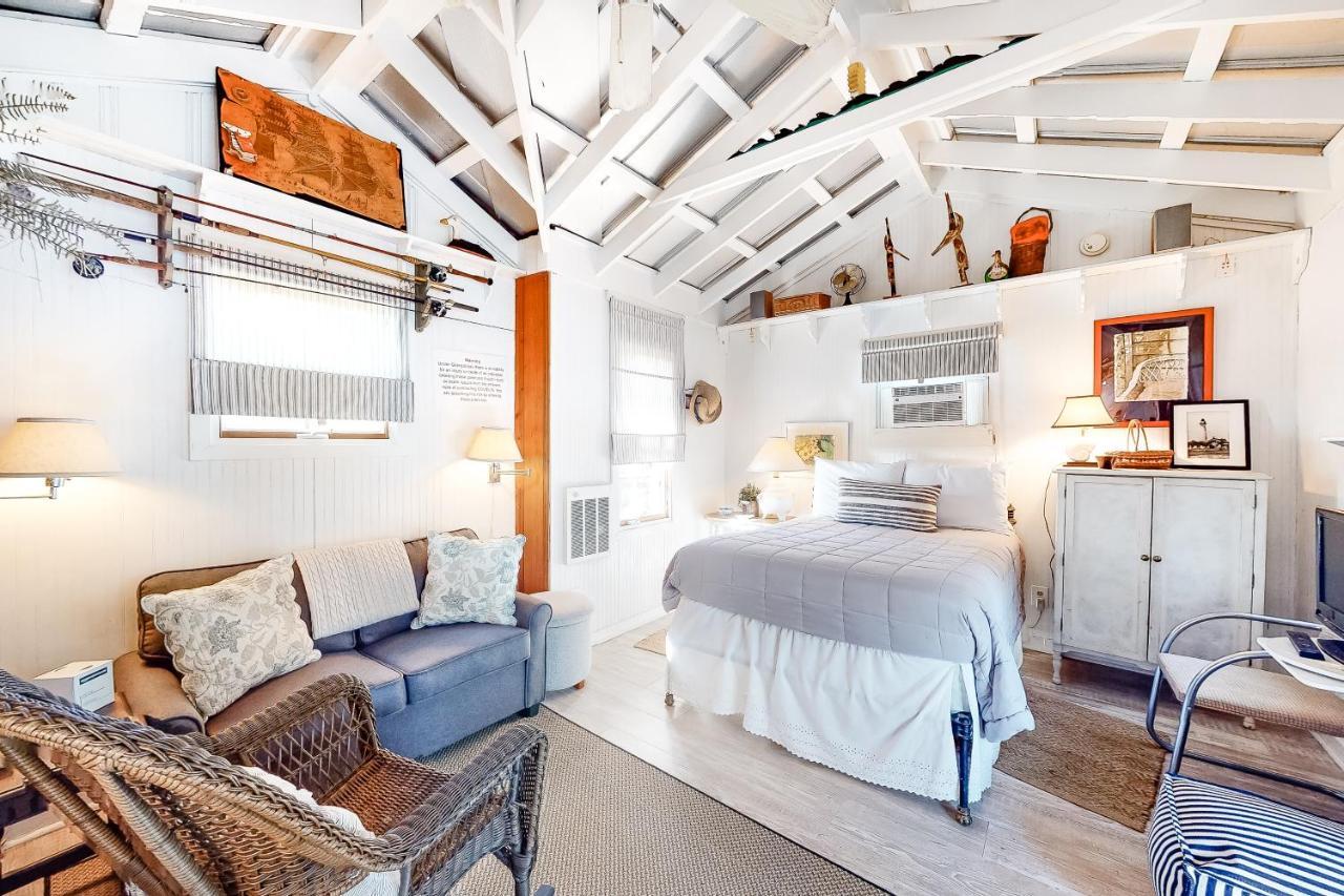 Baby Breezy Tree House Hotel Demere Park Bagian luar foto