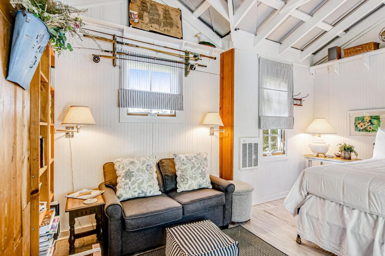 Baby Breezy Tree House Hotel Demere Park Bagian luar foto
