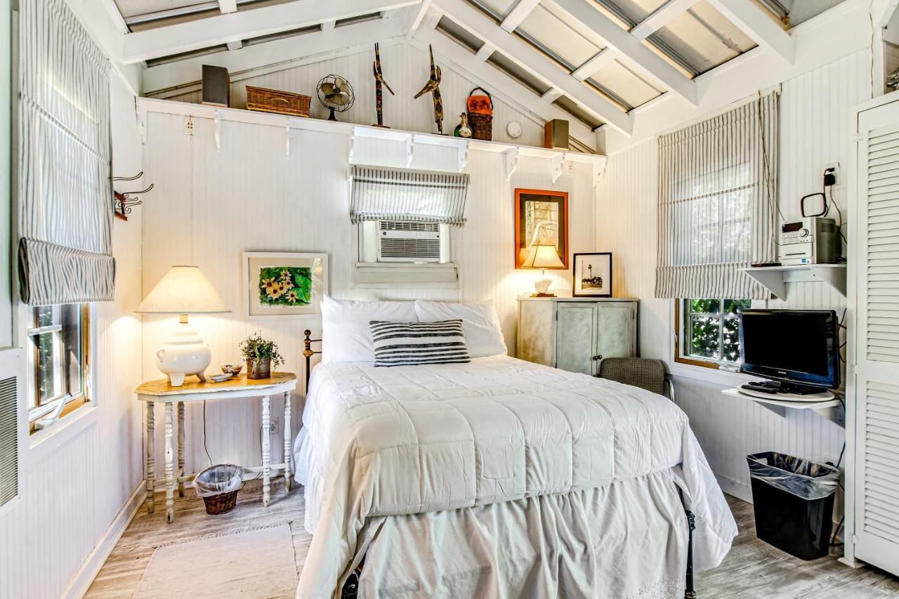 Baby Breezy Tree House Hotel Demere Park Bagian luar foto