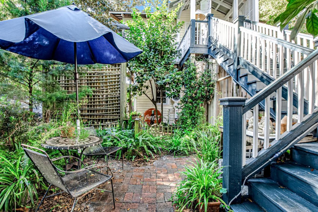 Baby Breezy Tree House Hotel Demere Park Bagian luar foto