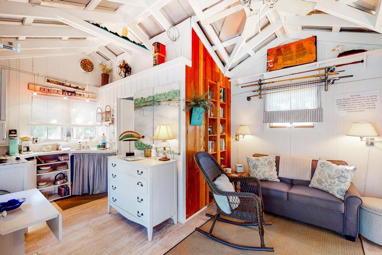 Baby Breezy Tree House Hotel Demere Park Bagian luar foto